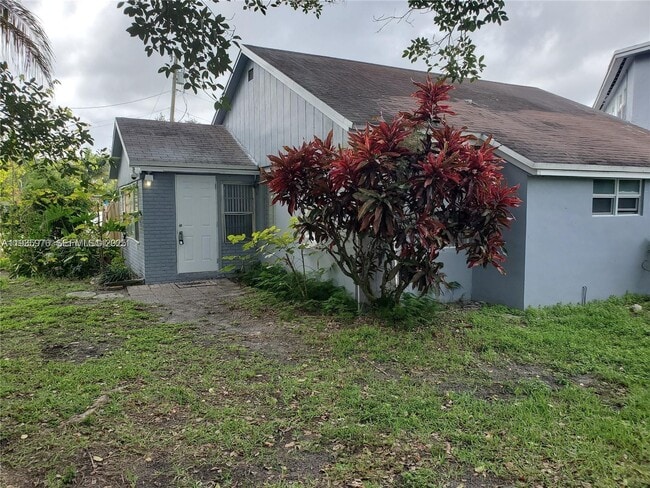 Building Photo - 701 Columbus Pkwy