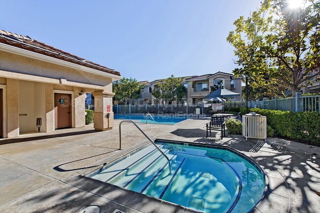 Building Photo - 10722 Sabre Hill Dr