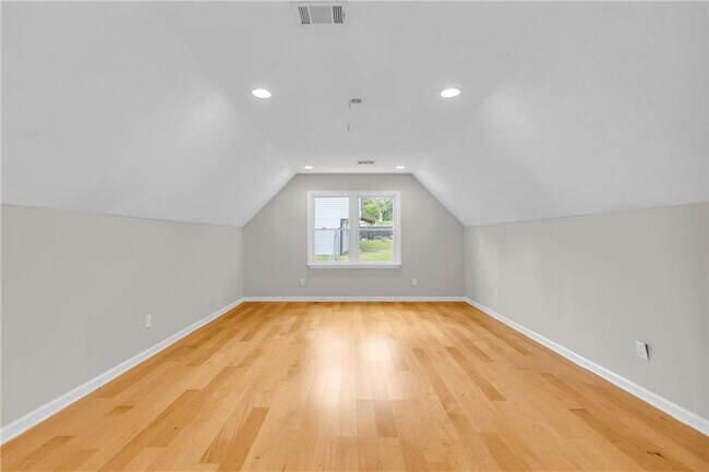 Building Photo - 141 Muddy River Rd