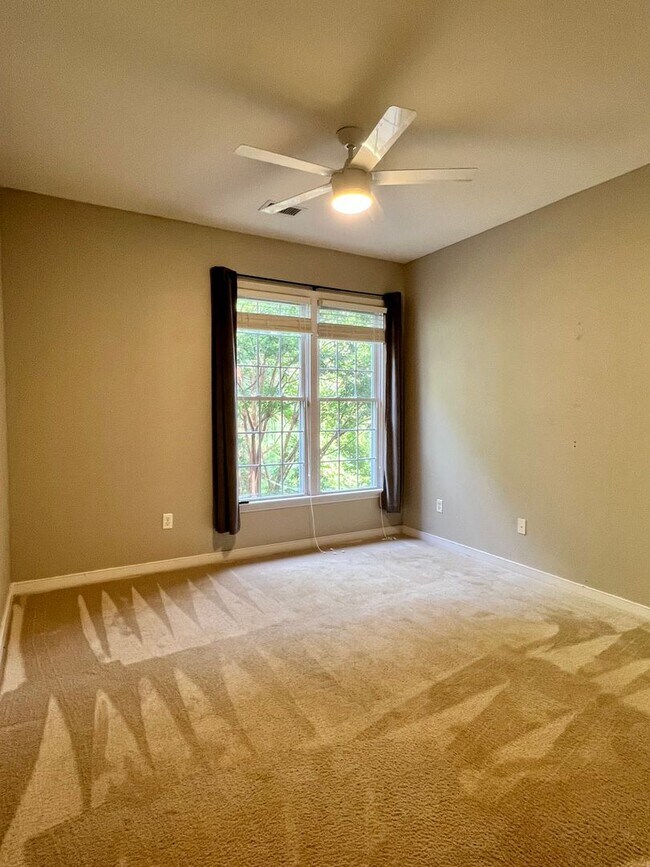 Building Photo - 4150 San Marco Dr