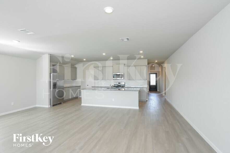 Building Photo - 9158 Landa Falls