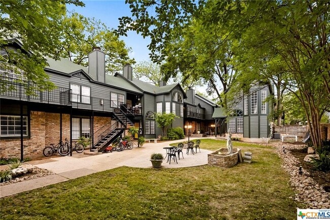 Building Photo - 100 Jackman St