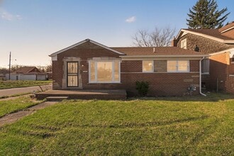 Building Photo - 8154 Quinn St