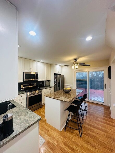 Building Photo - 2062 Danbury Pl