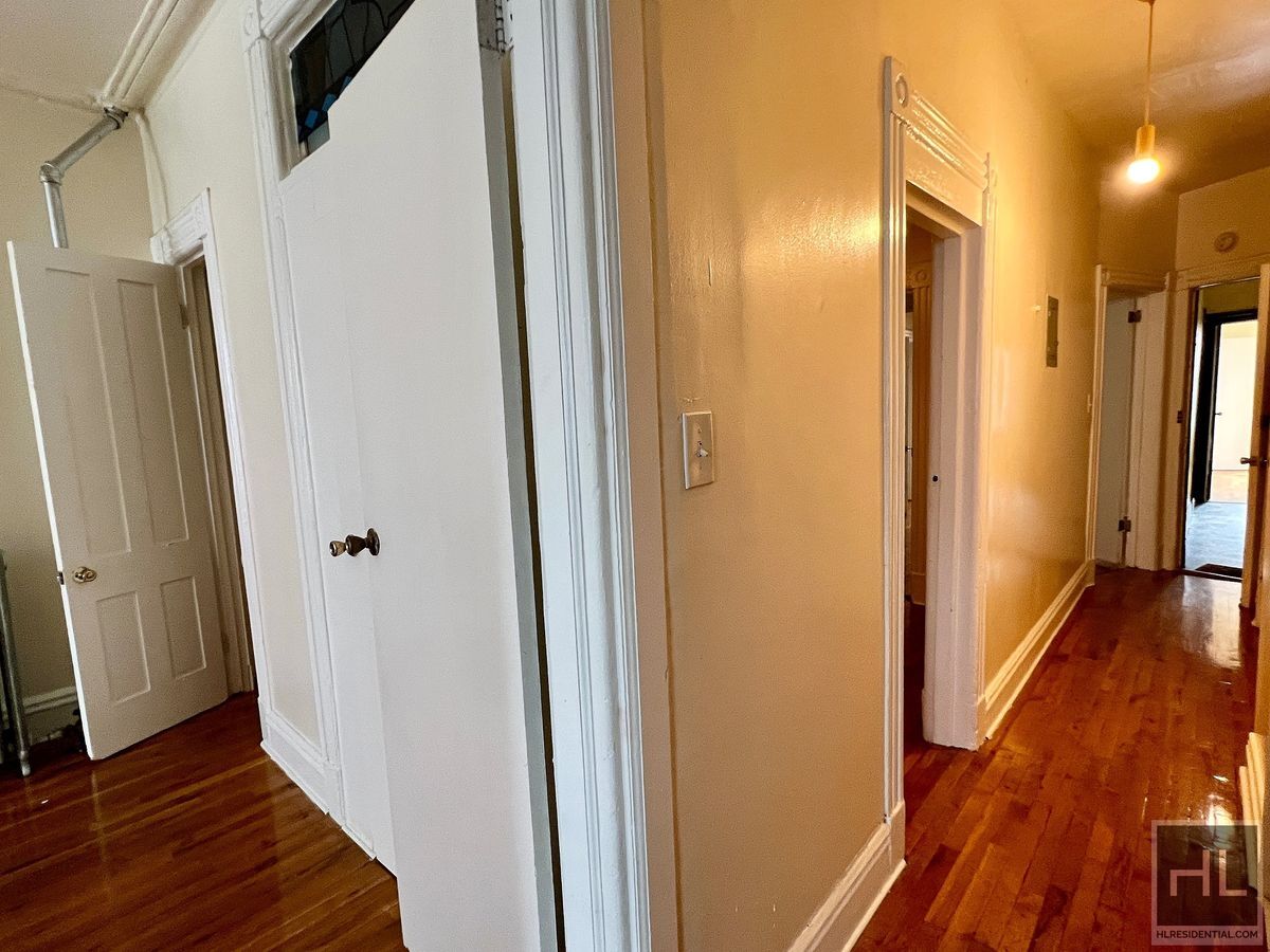 Building Photo - 4BR 1BA Turn Of The Century Floor Through Fulton St. Shophouse Brownstone w/ Bonus Room