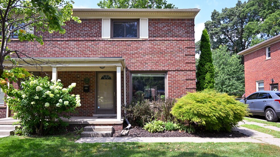 Building Photo - 2611 Oliver Rd