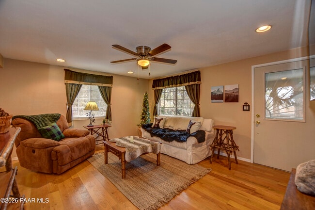 Building Photo - 704 Pima Rd