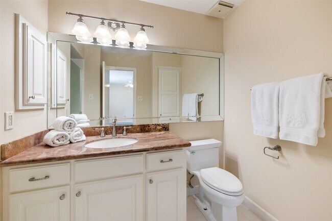 Building Photo - 5850 Valley Forge Dr