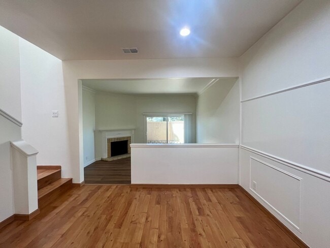 Building Photo - Stunning, spacious and large Milpitas cond...