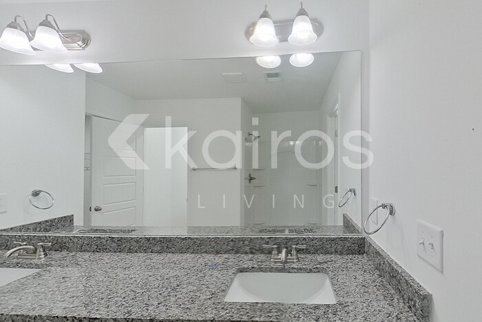 Building Photo - 306 Silver Maple Ln