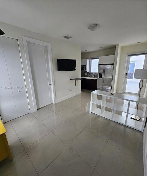 Building Photo - 6410 NW 105th Pl