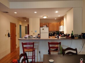 Building Photo - Coolidge Corner Area. In-Unit Washer and D...