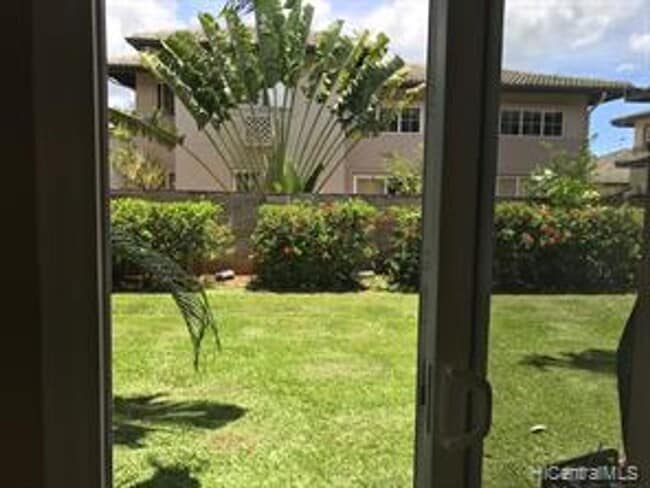 Building Photo - Perfect Kapolei Townhouse