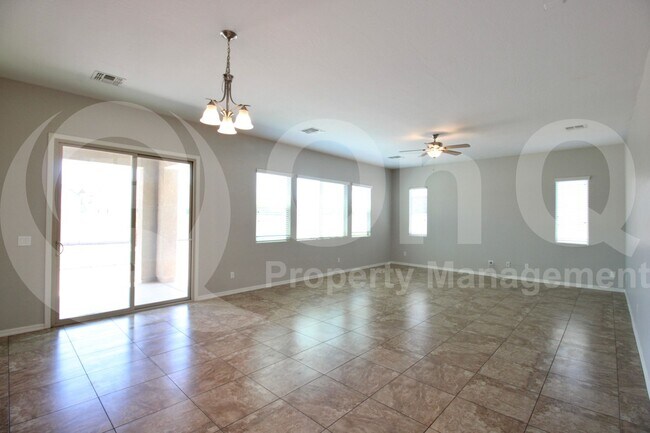 Building Photo - 4167 E Glacier Pl