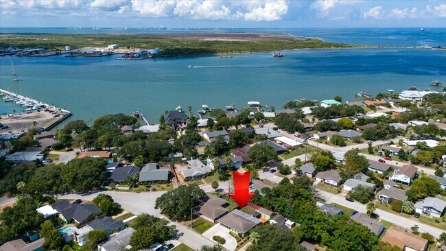 Building Photo - 116 Tarpon Ave