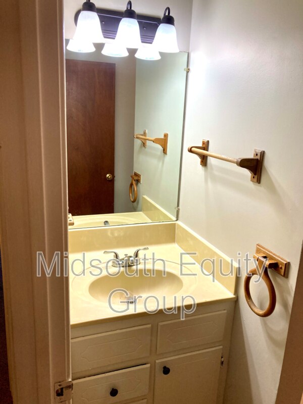 Building Photo - 124 Lower Brownsville Rd