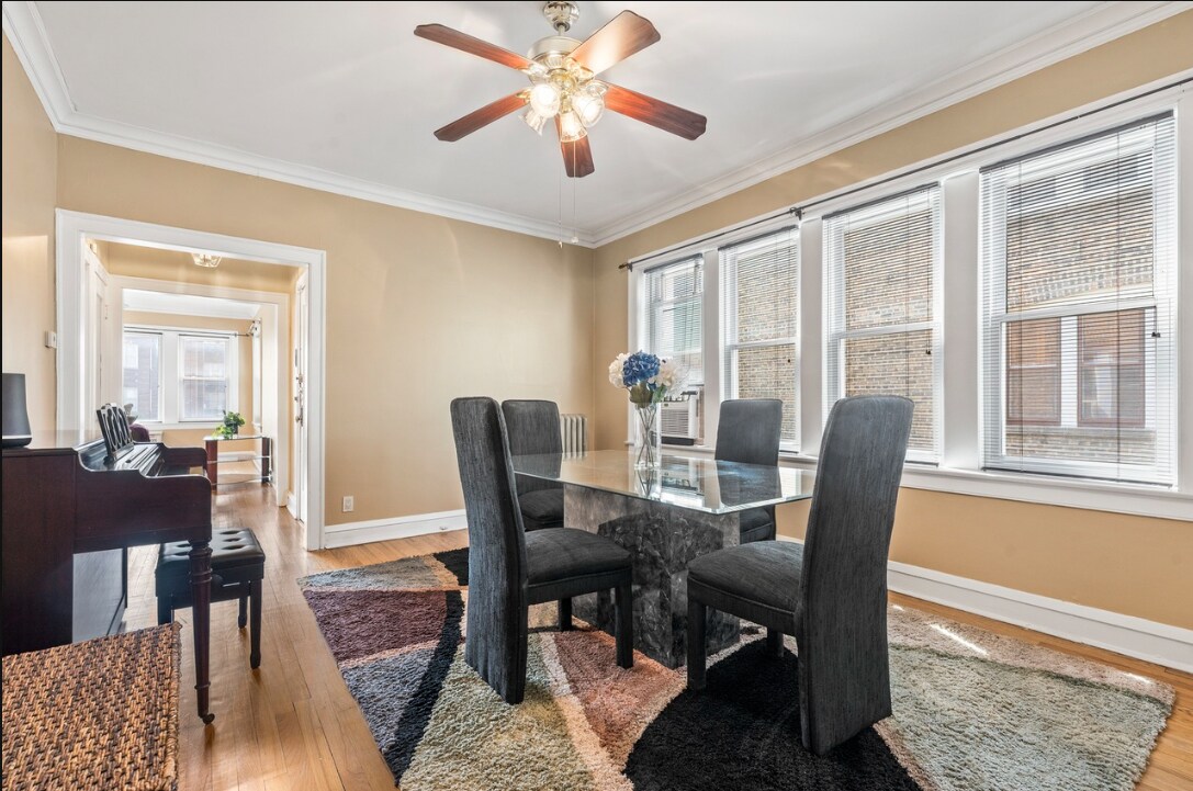 Building Photo - 7414 S Prairie Ave