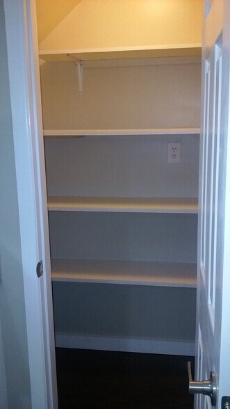 Building Photo - 7646 S 2920 W