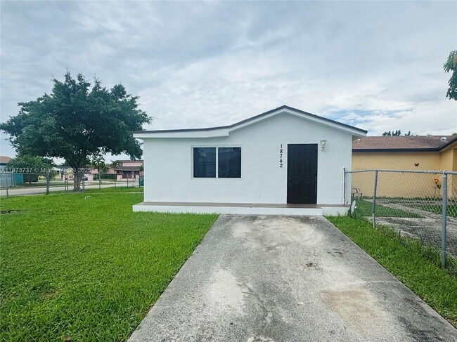 Building Photo - 18742 SW 113th Ave
