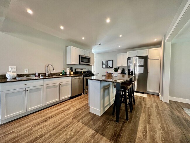 Building Photo - Quaint 4 Bedroom furnished Ranch Home in Mason Ohio