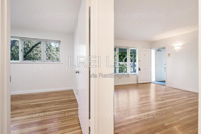 Building Photo - 4105 Stoneview Dr