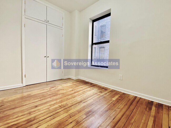 Building Photo - 109 W 105th St