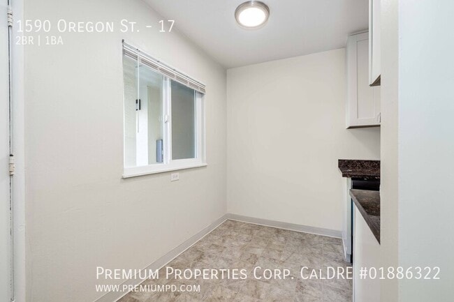 Building Photo - 1590 Oregon St