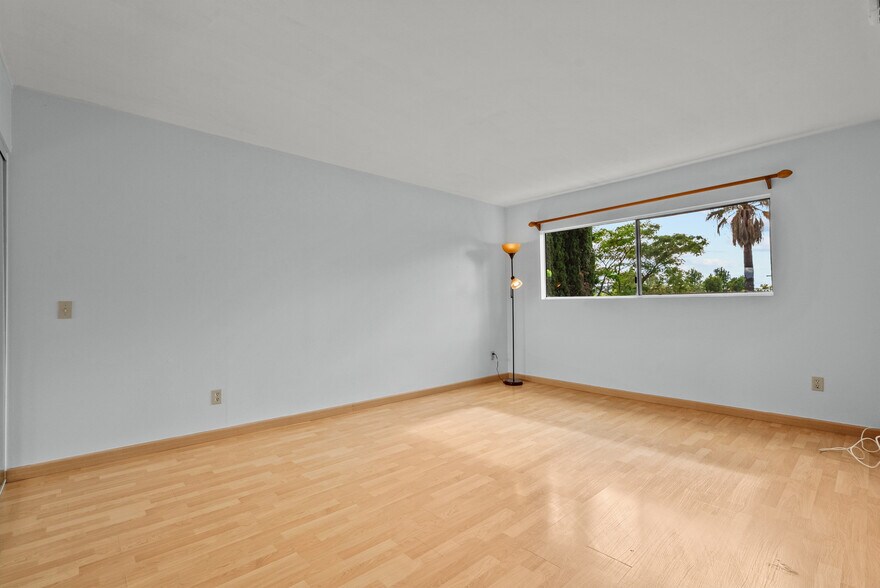 Building Photo - 5055 Coldwater Canyon Ave