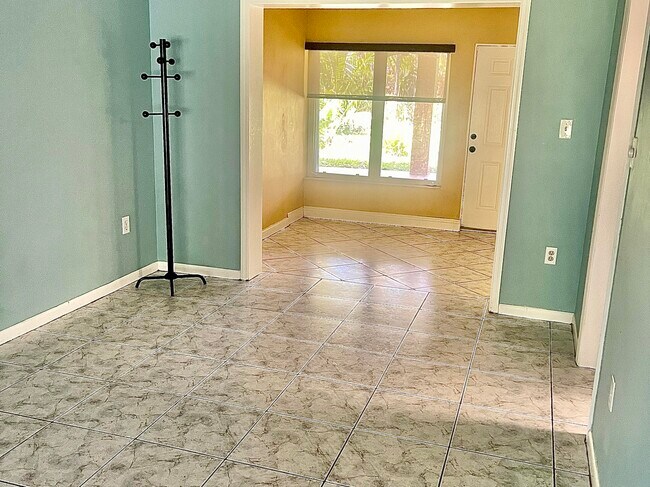Building Photo - 2503 N Ocean Dr