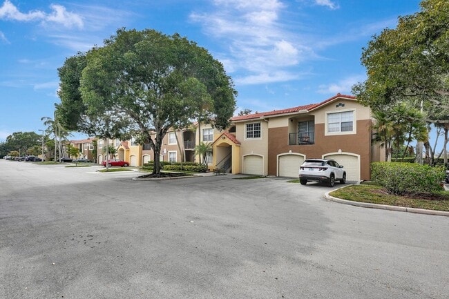 Building Photo - 15055 Michelangelo Blvd