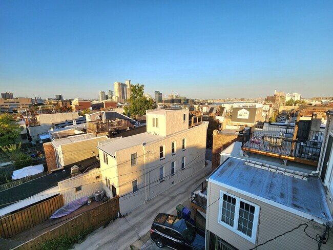 Building Photo - 444 E Fort Ave