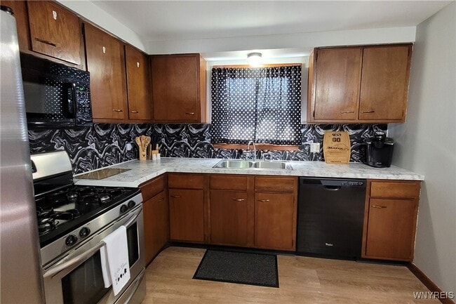 Building Photo - 51 Audet Dr