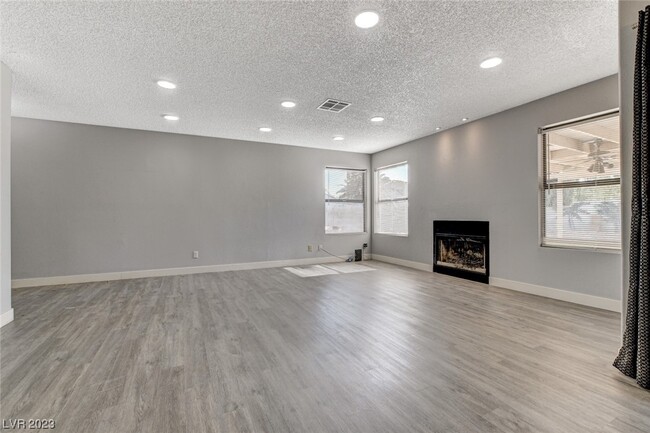 Building Photo - 3928 N Cobble Creek Ct