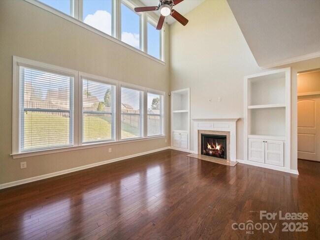 Building Photo - 10205 Falling Leaf Dr NW