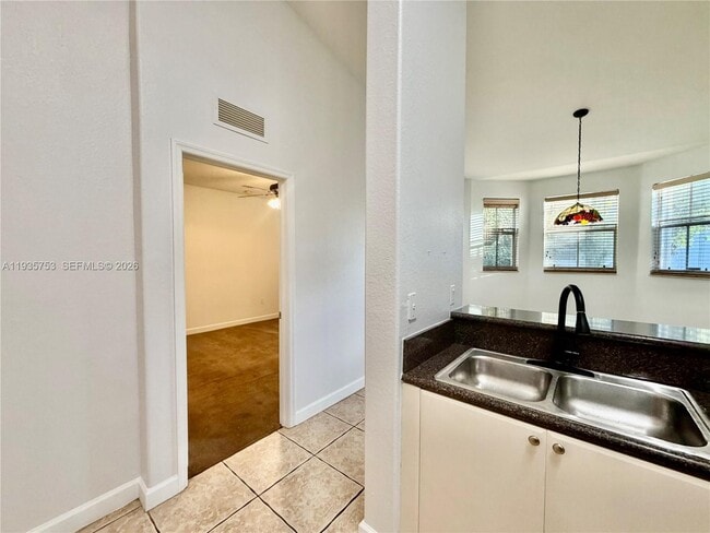 Building Photo - 1692 SE 29th Ct