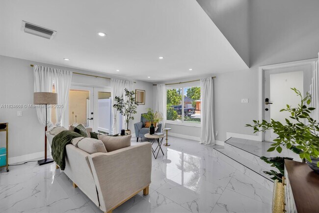 Building Photo - 9650 SW 9th Ct