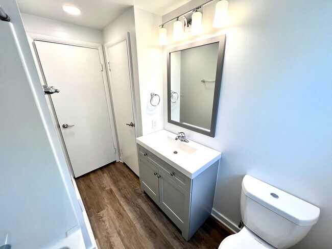 Building Photo - Fantastically updated three bedroom two bath house in the heart of Dormont