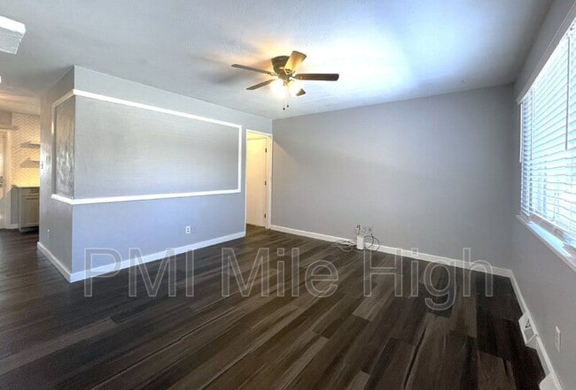 Building Photo - 127 17th Ave