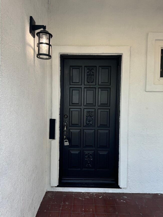 Building Photo - 3536 West Ave