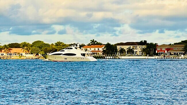 Building Photo - 107 Half Moon Cir