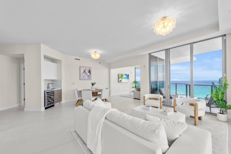 Building Photo - 3100 N Ocean Dr