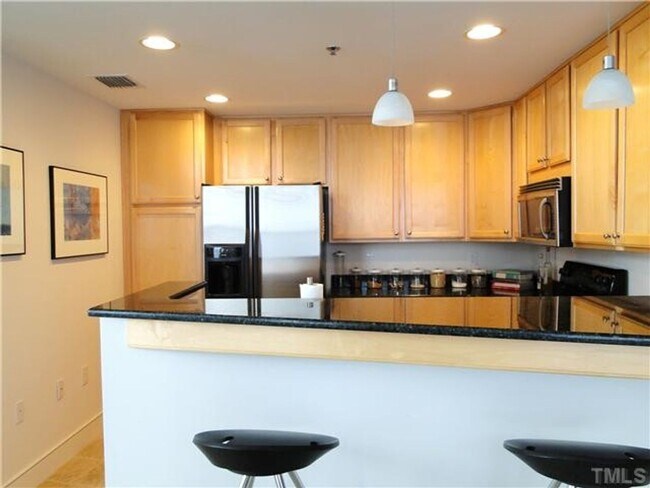 Building Photo - Chapel Hill / 2BR Southern Village Condo A...