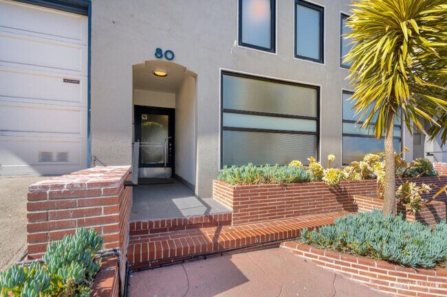 Building Photo - 80 Terra Vista Ave