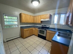 Building Photo - 431 W Vine St