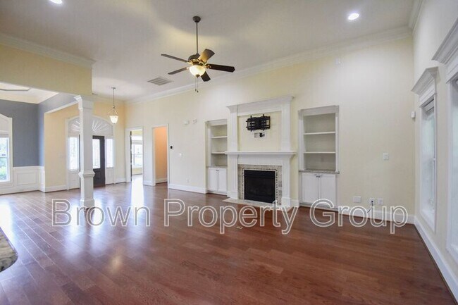 Building Photo - 4025 Fallberry Dr