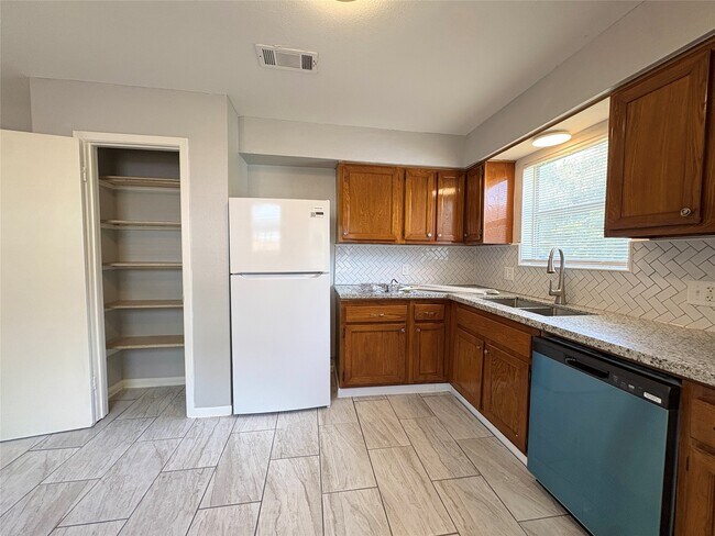 Building Photo - 3602 4th St
