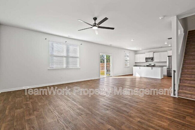 Building Photo - 413 Zenith Blvd