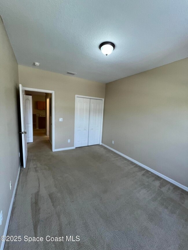 Building Photo - 1040 Venetian Dr