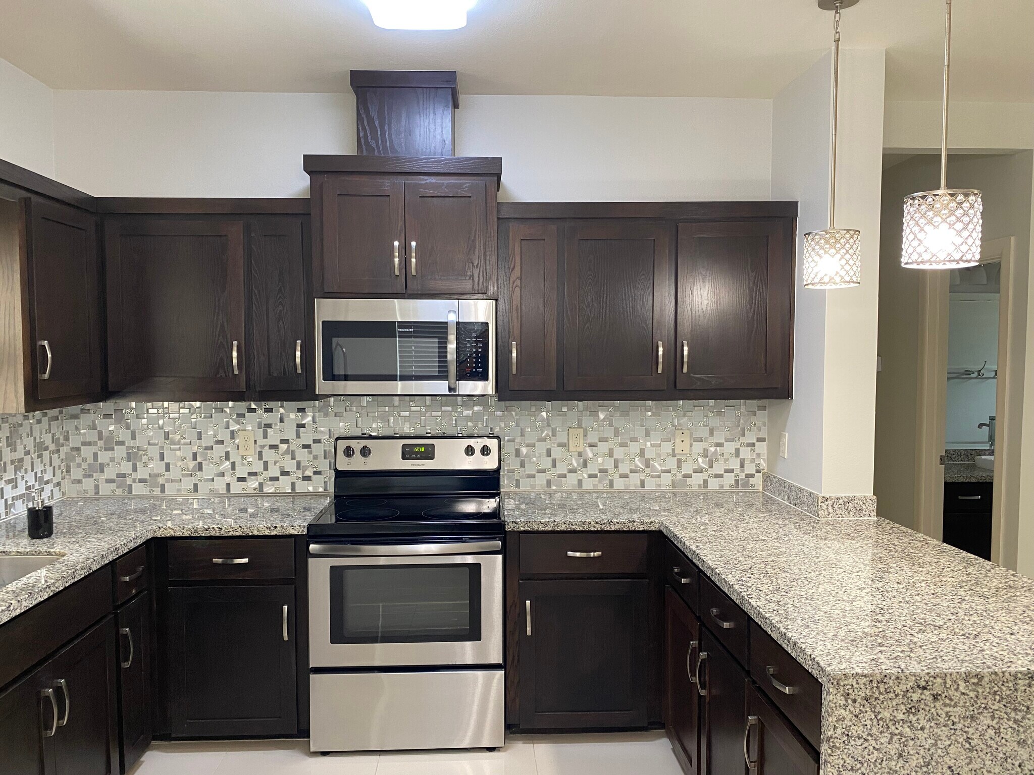 Building Photo - 904 E Myrtle Beach Ave