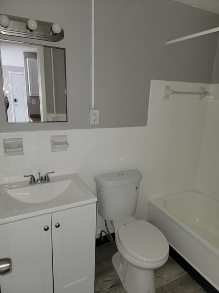 Building Photo - 13420 Euclid Ave